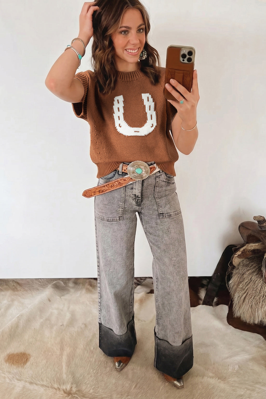 Chestnut Western Horseshoe Pattern Short Sleeve Knit Sweater