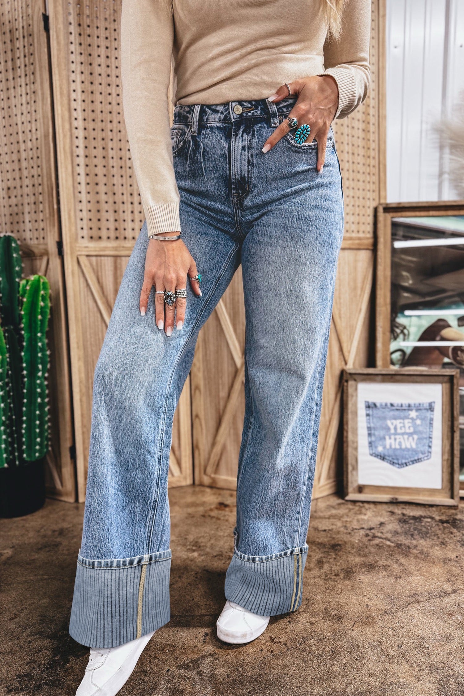 Straight cuff high waist jean