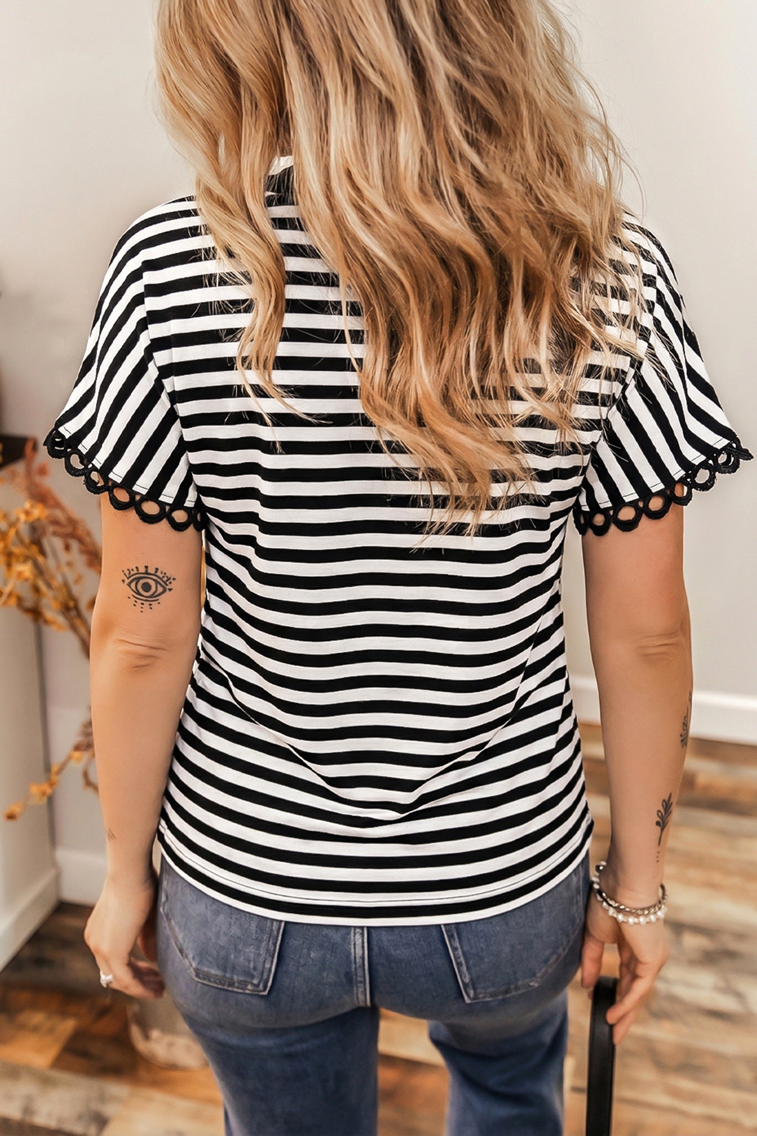 Black stripe V-neck tee