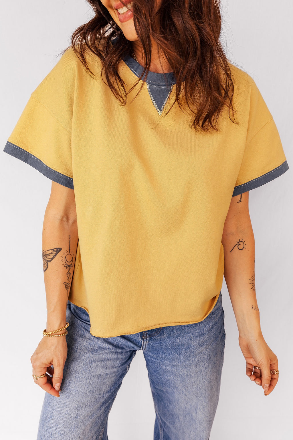 Banana cream raw hemline tee