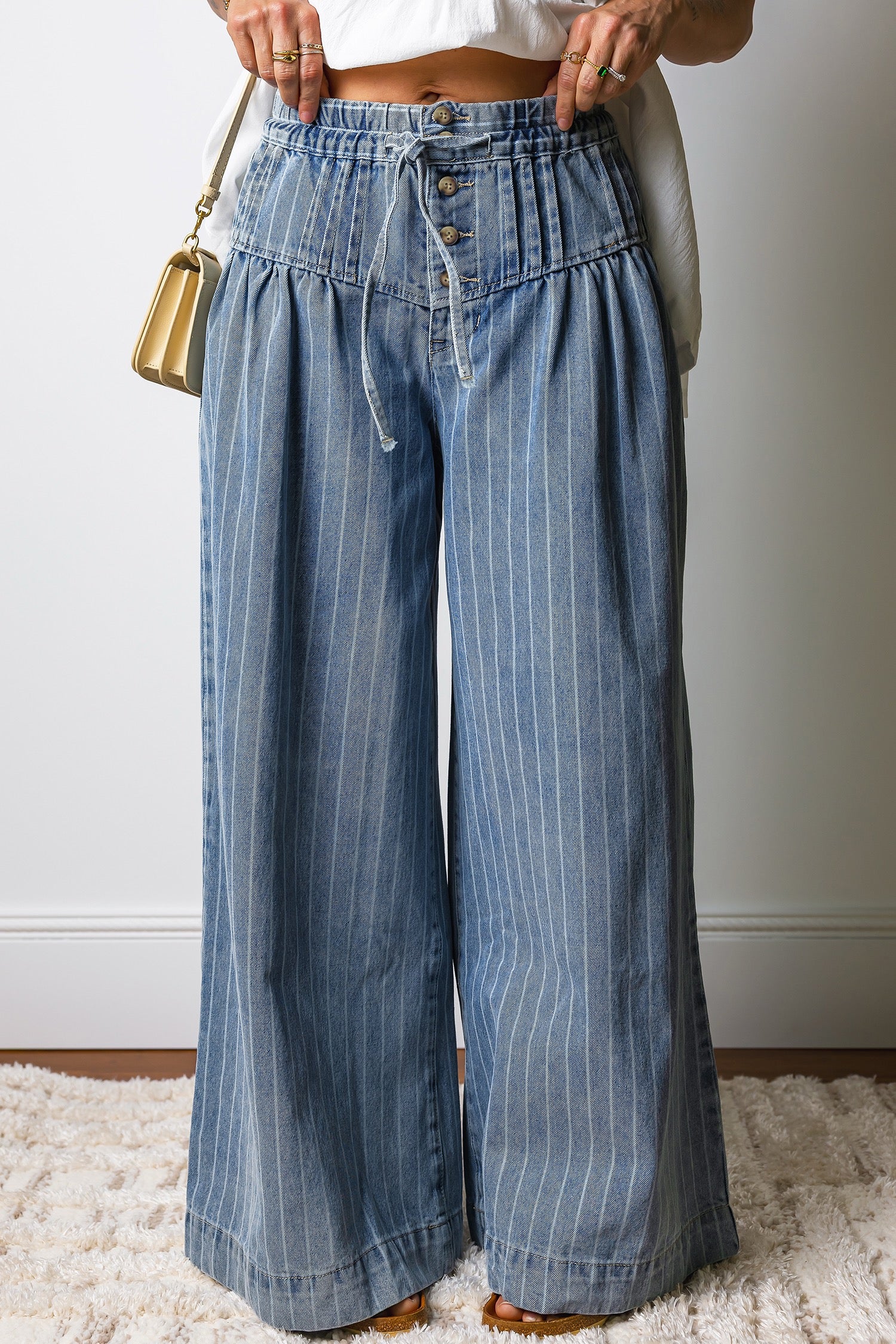 Pleated drawstring wide leg jeans