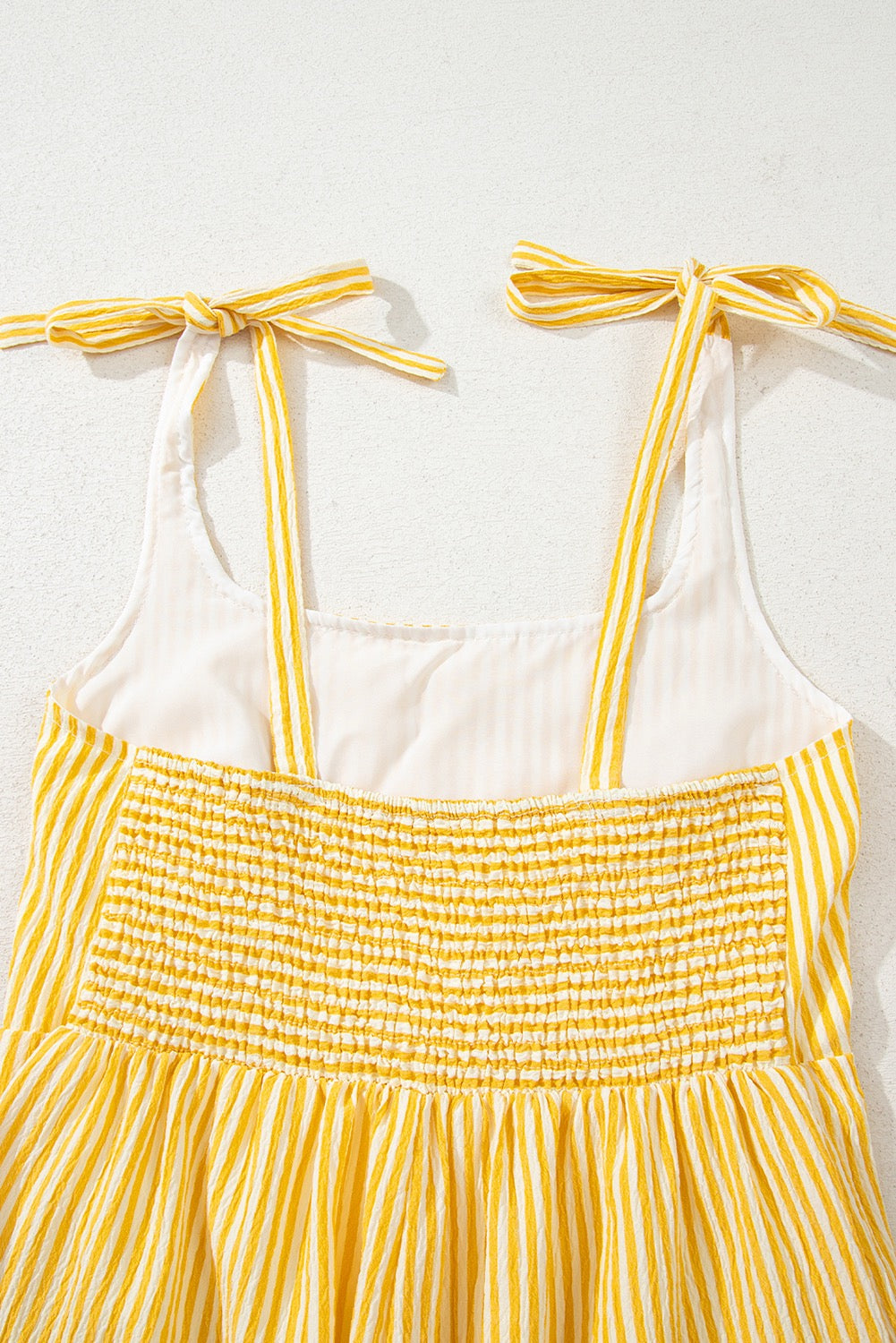 Tie shoulder striped romper￼