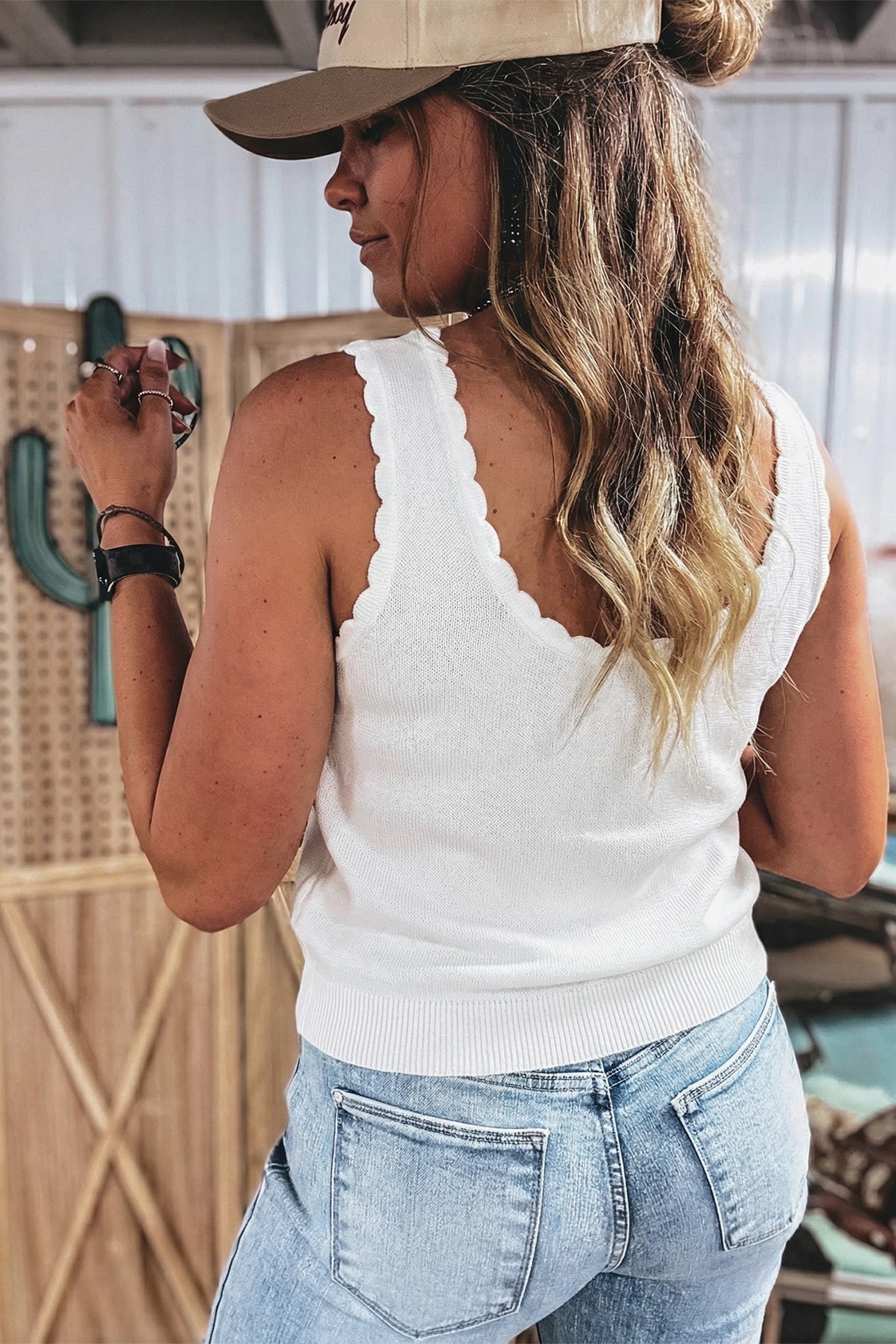 Retro floral scalloped tank